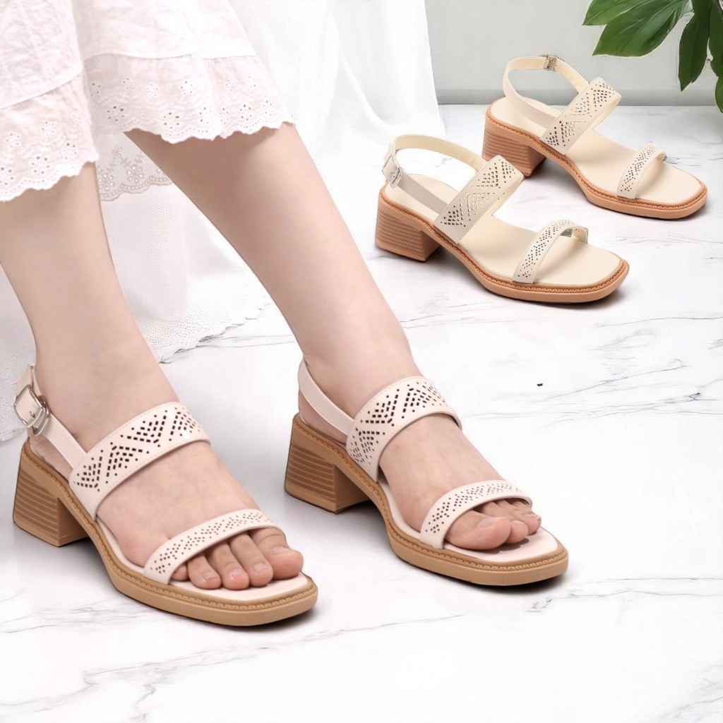 [Form to] Giày Sandal Nữ 5cm Quai Ngang Cutout Laser Pixie H401