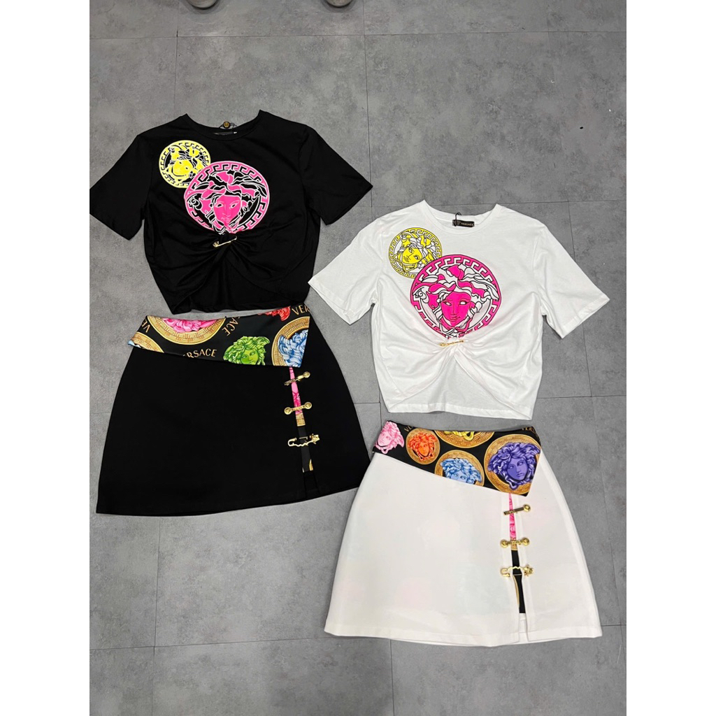 Áo croptop nữ in chữ Versace kèm ghim băng nhiều màu xinh