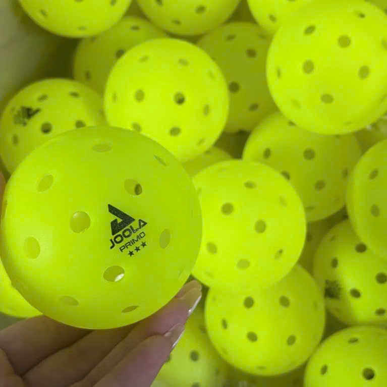 Bóng Pickleball Joola 40 lỗ tiêu chuẩn thi đấu với độ nảy ổn định và độ bền cao