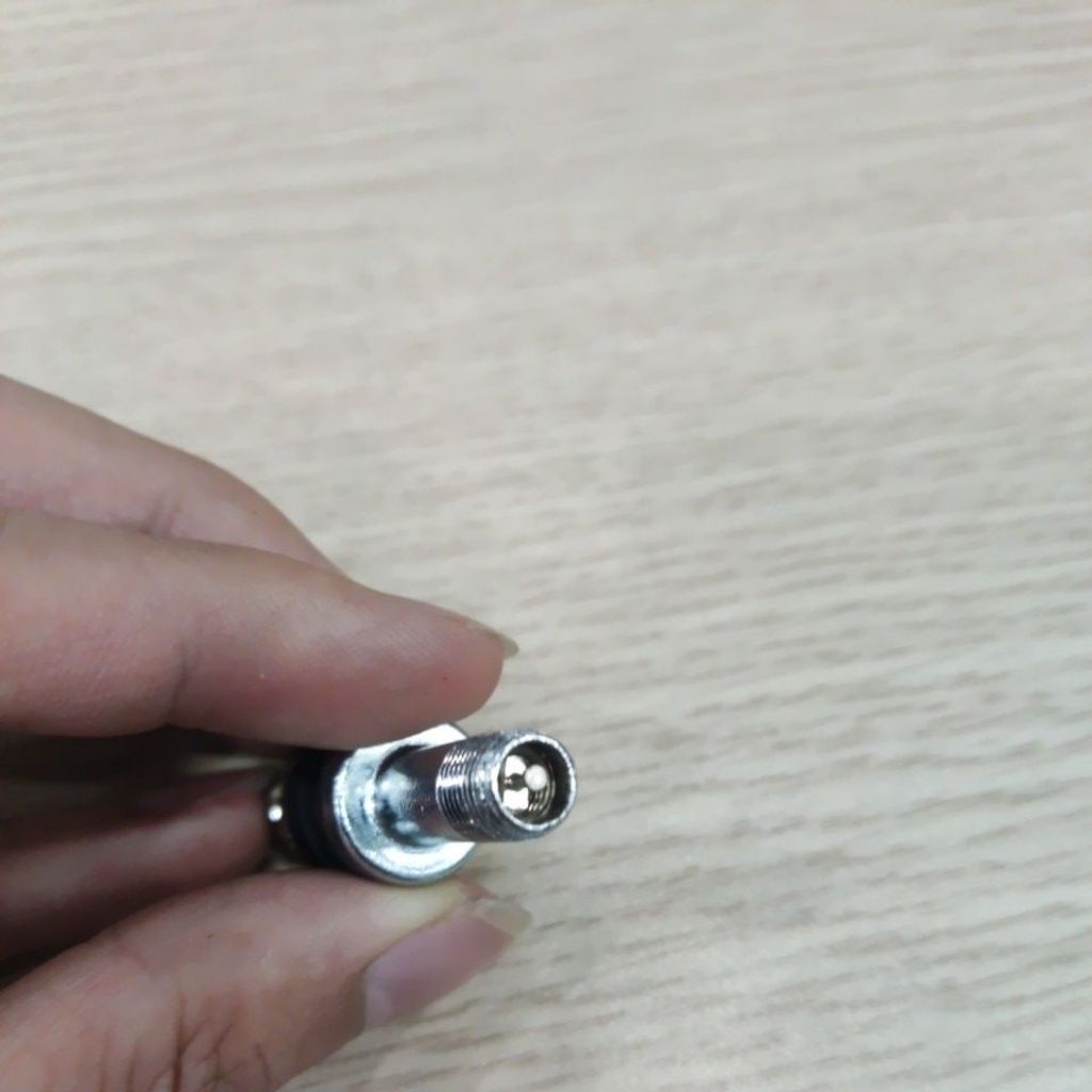 Van lốp không săm cho xe máy, xe du lịch, xe tải...