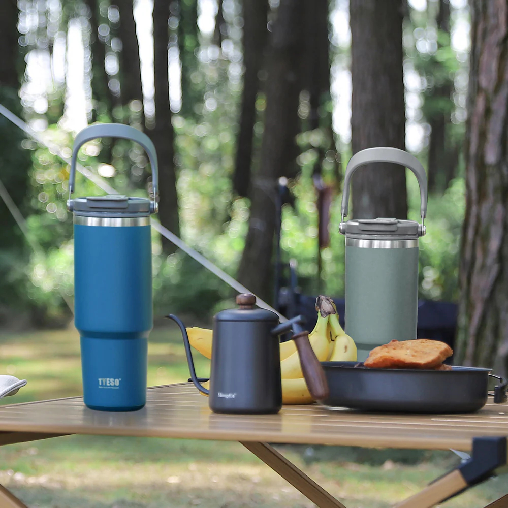 Ly giữ nhiệt khắc tên TYESO ROAM 750ml, bằng thép không gỉ, kèm ống hút và quai xách | TS-8827