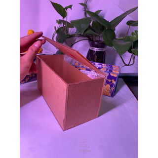 Hộp mica tiết kiệm NB 17.5x7.5x8.0cm đựng được 100 bao lì xì | san trọng cho anh chị