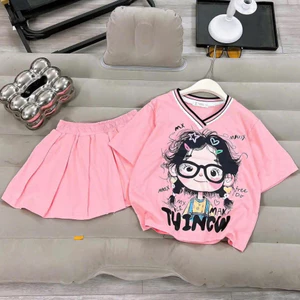 Sét chân váy xếp ly có lót bảo hộ cho bé gái in hình cô gái tóc rối chất vải cotton mềm mịn thấm hút mồ hôi.VS04