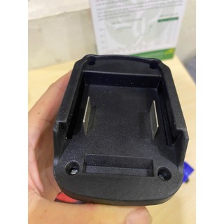 Kích bình ắc quy oto , xe máy 18v chuyển đổi điện từ chân pin phổ thông makita 4cm