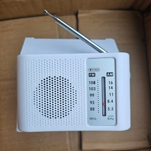 Đài phát thanh AM/FM 2 băng tần, bỏ túi nhỏ gọn và di động, có giắc cắm tai nghe để nghe radio