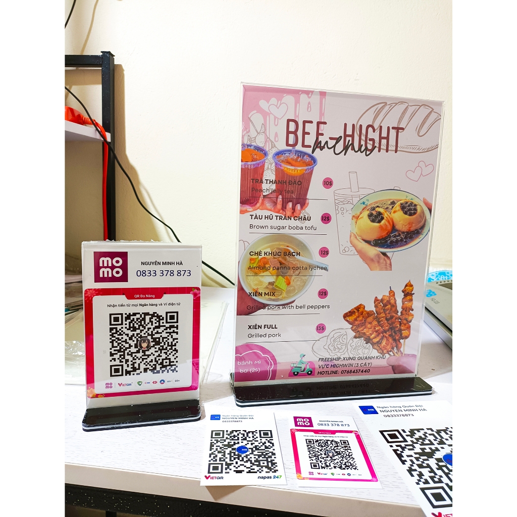 in QR, Menu, Standee,... kiểu Mica để bàn hiển thị 2 mặt (in hình miễn phí, thiết kế theo yêu cầu)