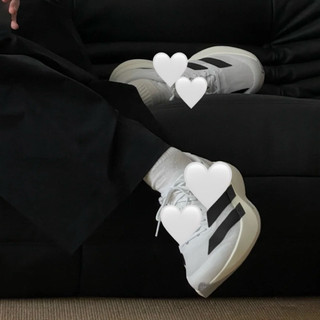 Giày chạy bộ bigsize nam nữ màu trắng đen cổ thấp đế cao cấp siêu êm nhẹ , sneaker thời trang dáng thể thao hottrend