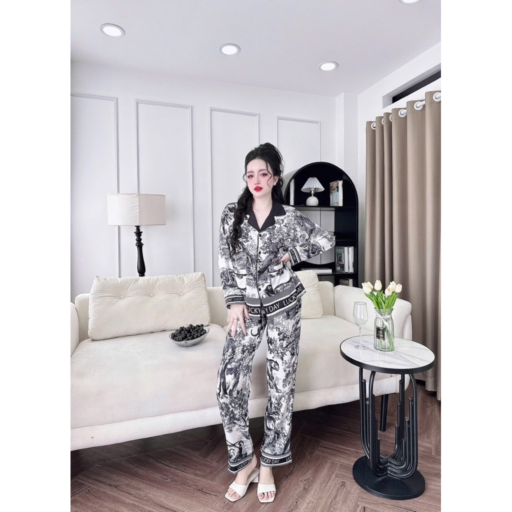 (45-62kg) Bộ ngủ pijama hoạ tiết rừng tay dài nút bọc lụa latin mềm mát