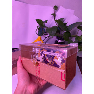 Hộp mica tiết kiệm NB 17.5x7.5x8.0cm đựng được 100 bao lì xì | san trọng cho anh chị
