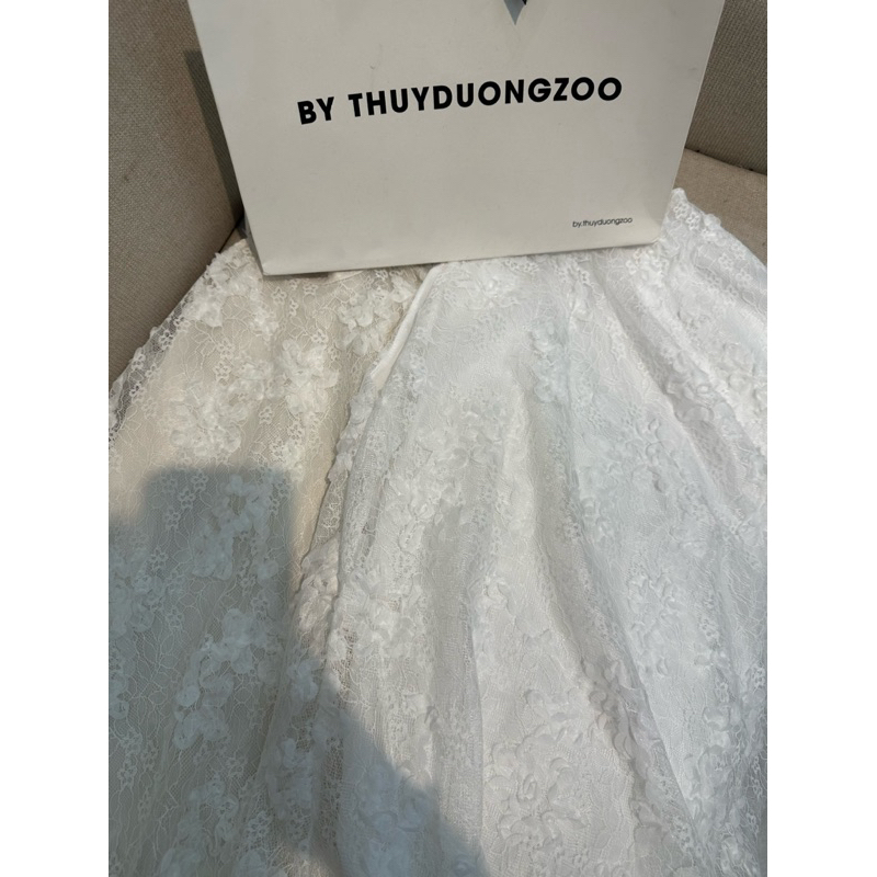 THUYDUONGZOO - ÁO YẾM REN HOA BÔNG NỔI DÁNG BỒNG
