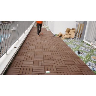 Vỉ Sàn Gỗ Nhựa Composite Lót Sàn Ban Công Kích Thước: 30cm*30cm dày 2.2cm.