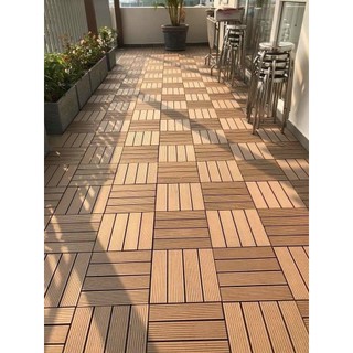 Vỉ Sàn Gỗ Nhựa Composite Lót Sàn Ban Công Kích Thước: 30cm*30cm dày 2.2cm.