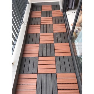 Vỉ Sàn Gỗ Nhựa Composite Lót Sàn Ban Công Kích Thước: 30cm*30cm dày 2.2cm.