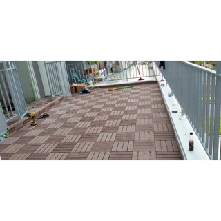 Vỉ Sàn Gỗ Nhựa Composite Lót Sàn Ban Công Kích Thước: 30cm*30cm dày 2.2cm.