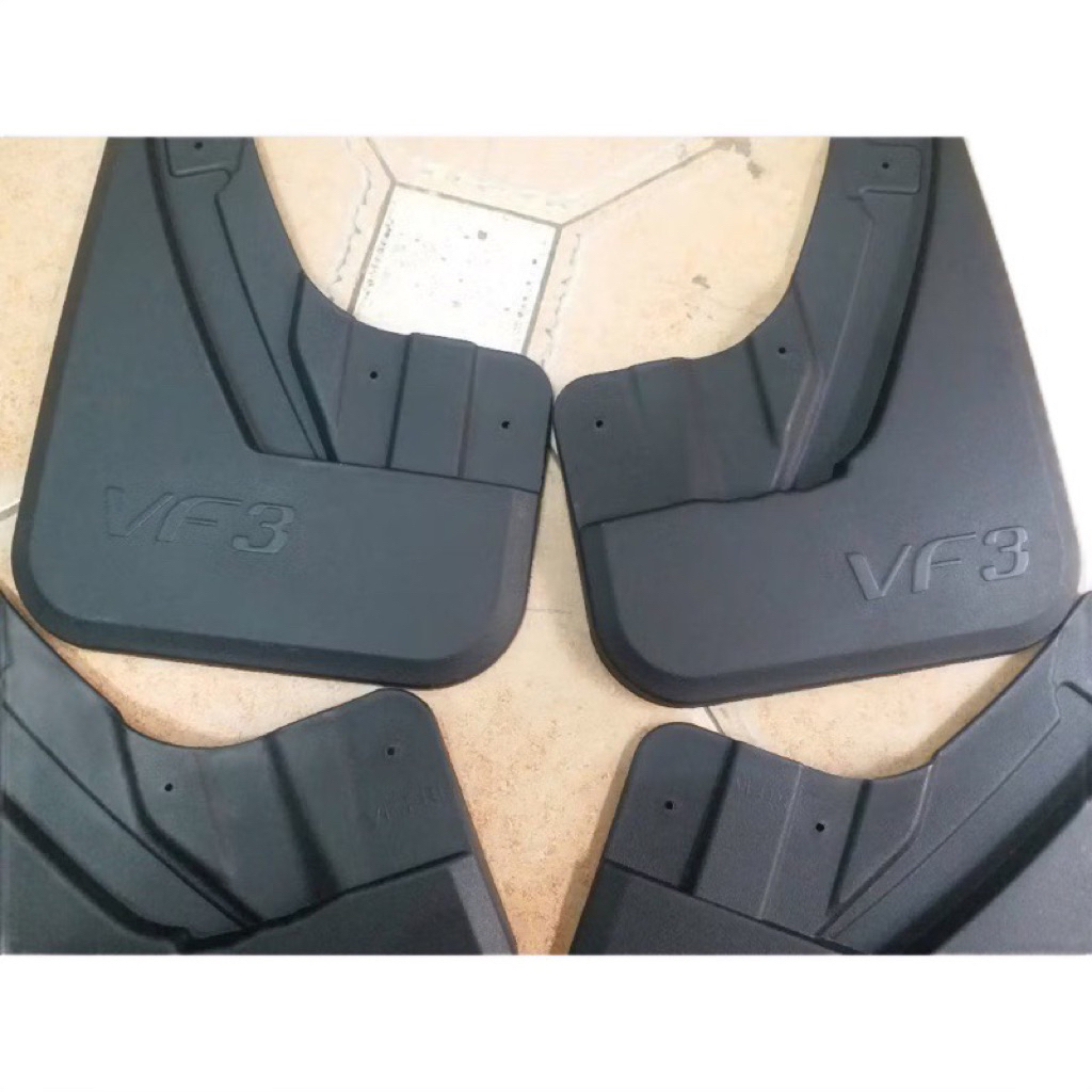 Chắn bùn bánh xe Vinfat VF3 - chất liệu nhựa dẻo độ bền cao gồm 04 chi tiết kèm ốc vít