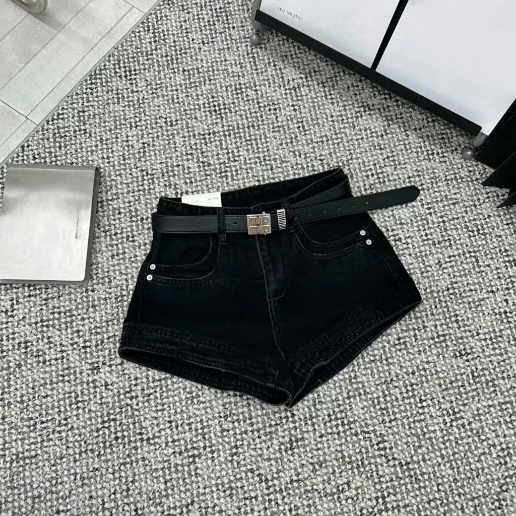 Quần Short Can Gấu Vải Jean Dày Dặn Mới Về Cho Chị Em