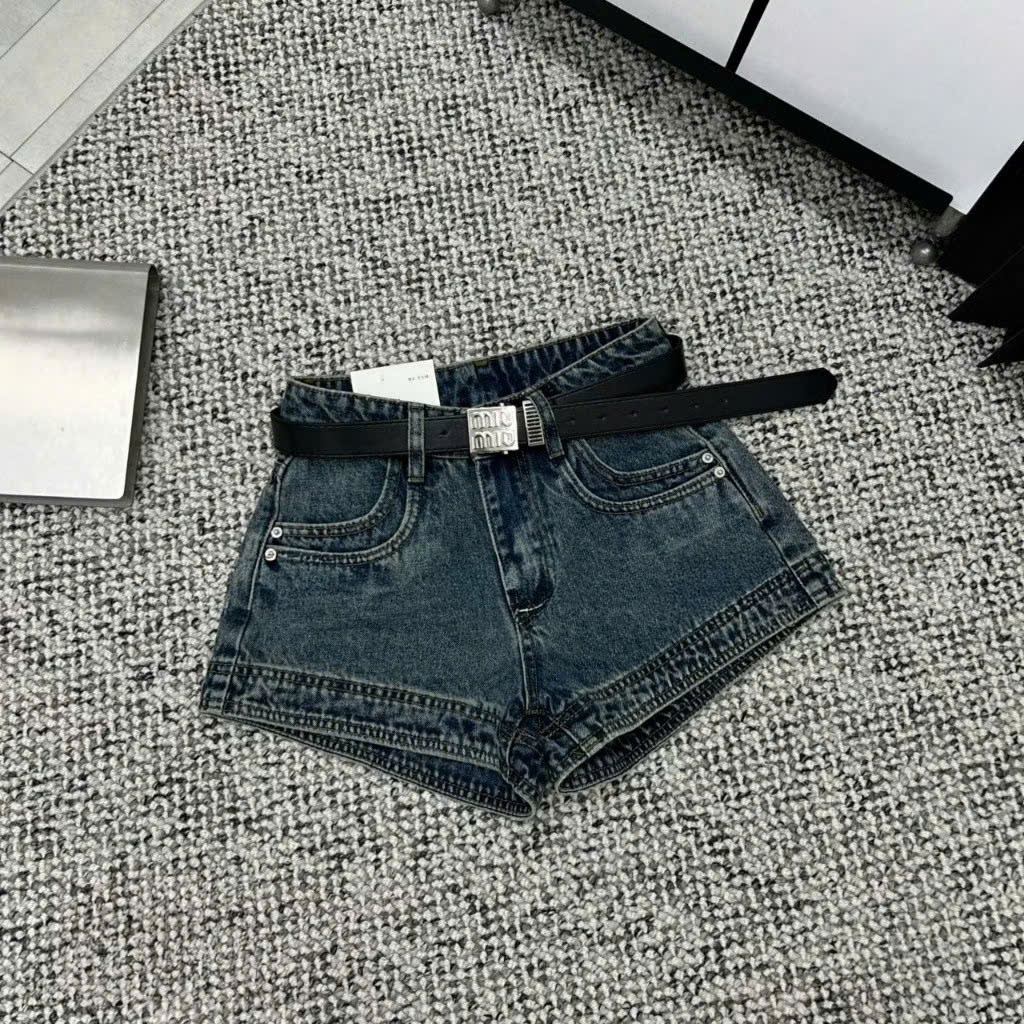 Quần Short Can Gấu Vải Jean Dày Dặn Mới Về Cho Chị Em