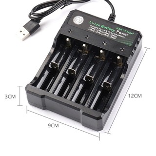 Sạc Pin Tự ngắt và có đèn báo khi đầy BMAX 4 Khe cao cấp dùng cho pin 18650