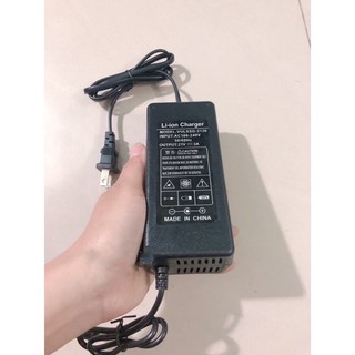Sạc pin 5s 21v 3A loại xịn có quạt tản nhiệt đầy pin tự ngắt có báo đèn khi sạc