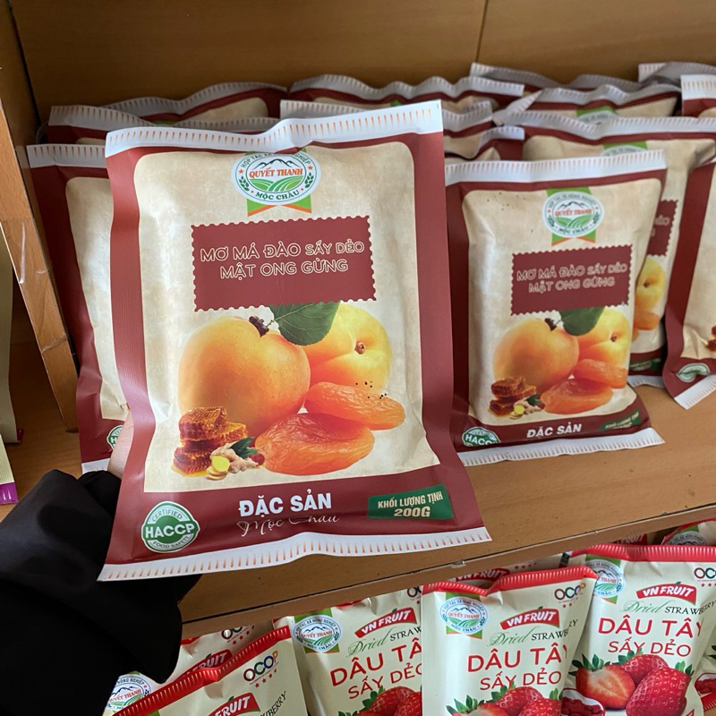 Mơ Má Đào Sấy Dẻo Mật Ong Gừng – Đặc Sản Mộc Châu | 200g