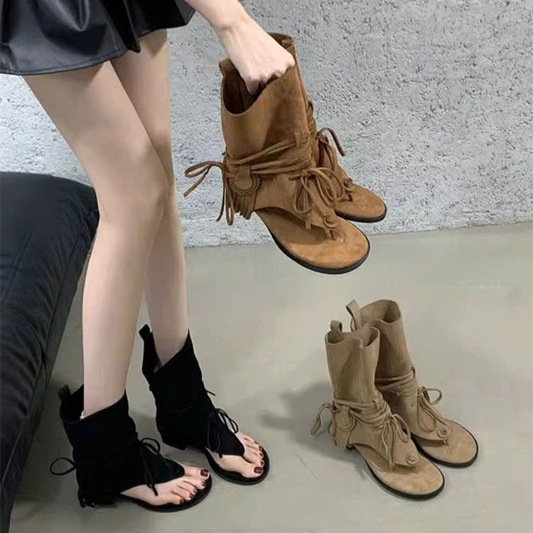 (Sẵn đen 35,39) Dép Sandal Cổ Cao Mũi Kẹp Tua Rua Kiểu Maillard Cao Bồi Chất Da Lộn 2025