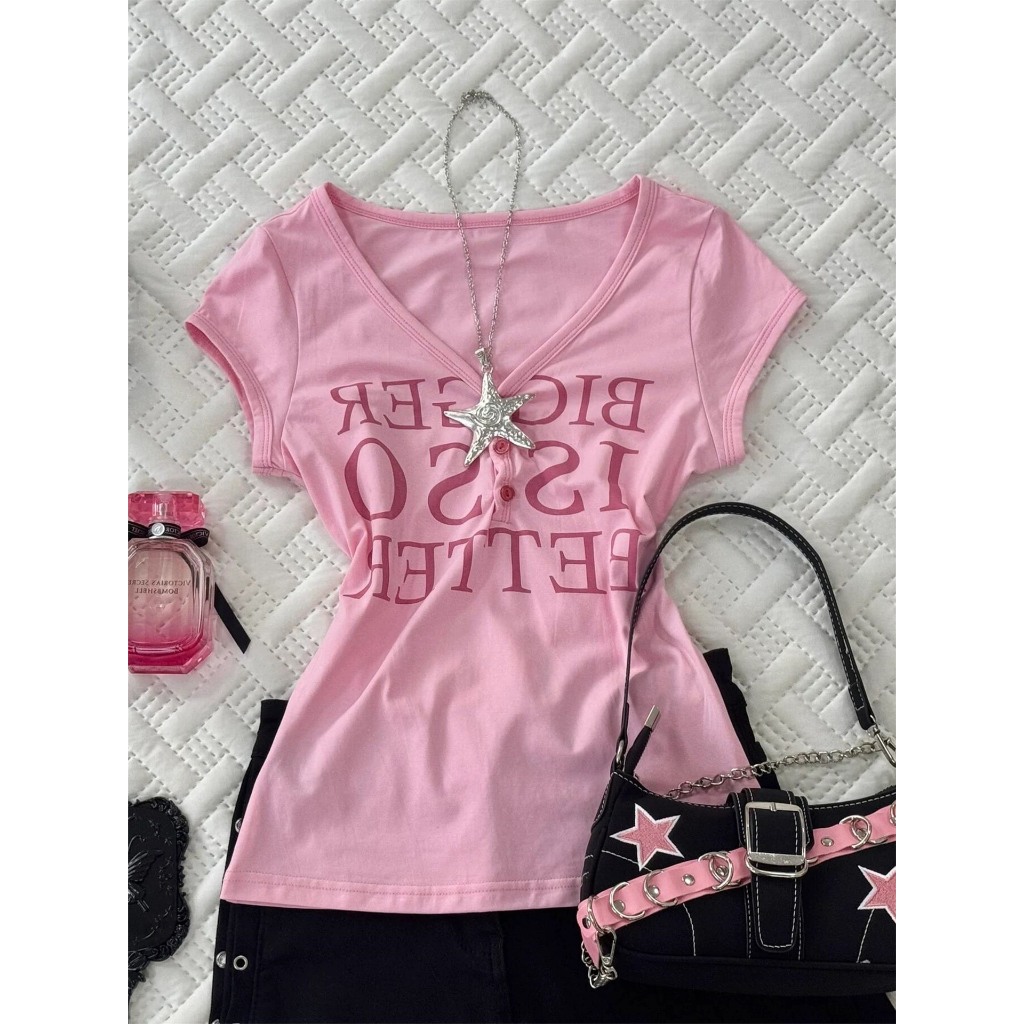 (sẵn)Áo thun cộc tay cổ V khuy cài màu hồng chữ BETTER chất cotton ABBT053 - Tiktik