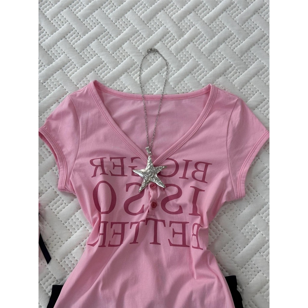 (sẵn)Áo thun cộc tay cổ V khuy cài màu hồng chữ BETTER chất cotton ABBT053 - Tiktik
