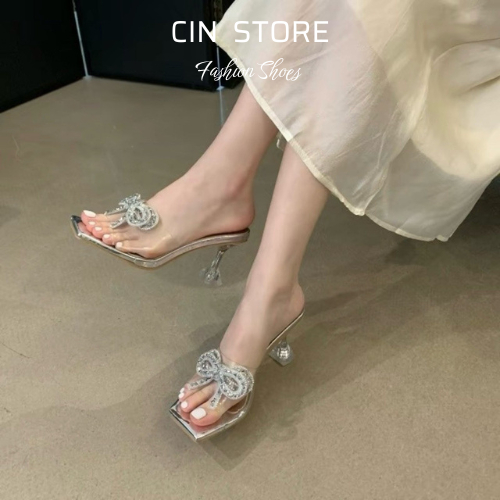 Dép Cao Gót Mũi Vuông Đính Nơ Đá, Sandal Cao Gót Đính Nơ Gót Ly 7cm - Cin Shoes D1