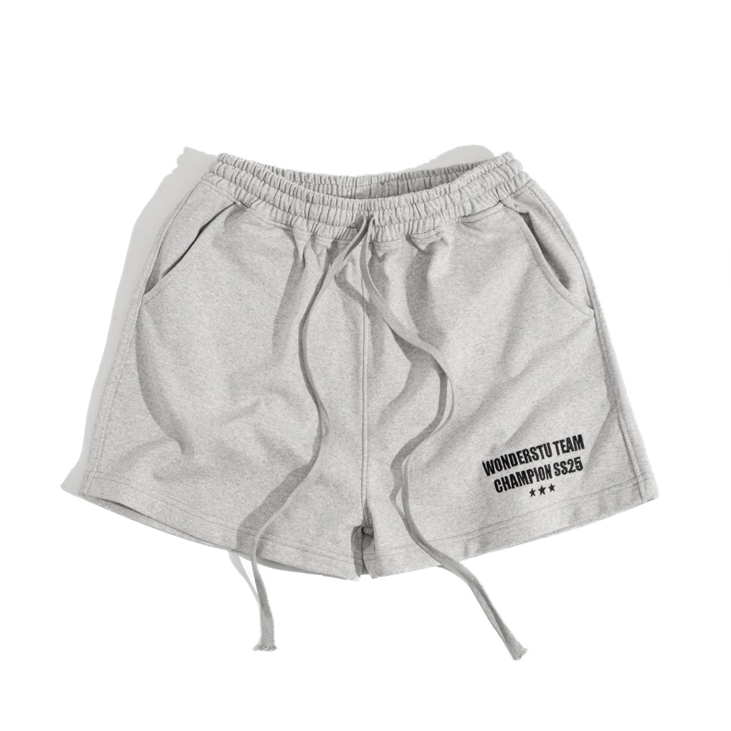 (CÓ CẢ SET) QUẦN SHORT NỈ CUA 400GSM THÊU LOGO 2D "CHAMPION SS25" WONDERSTU - UNISEX