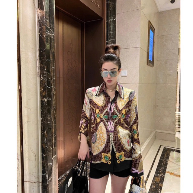 set áo và váy lụa , quần leggings Versace nâu hồng