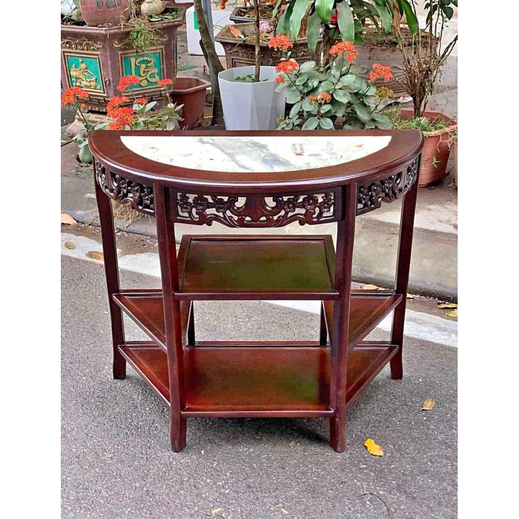 ( hết hàng )bàn bán nguyệt trang trí nhà cửa kích thước mặt 40x80 cao 70cm gỗ gõ, gụ , hương đá