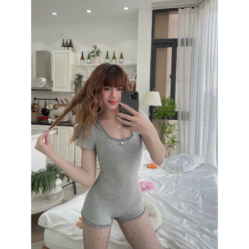 [Sẵn - Tặng miếng dán ngực] Bodysuit liền thân tay ngắn cổ vuông viền ren ôm body sexy cho nữ