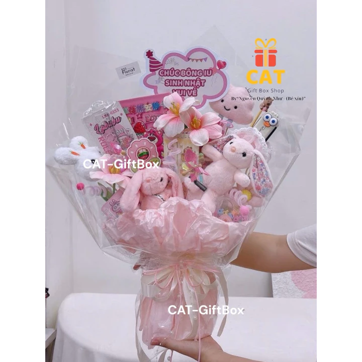 Bó hoa phối cùng đồ dùng học tập, quà tặng sinh nhật bé gái , bó hoa hồng , gấu móc khoá , quà tặng độc lạ