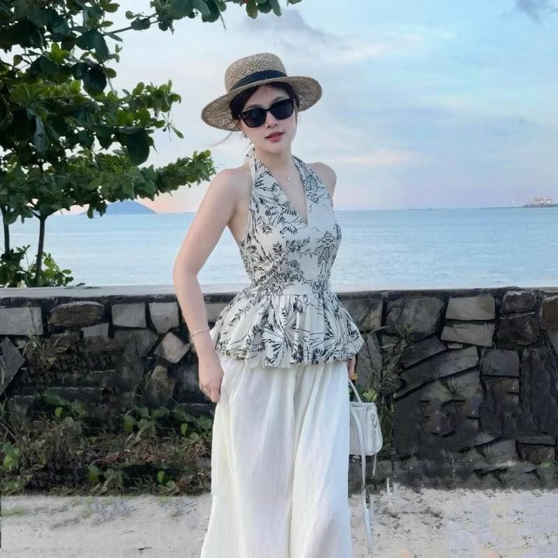 Set đồ nữ đi biển, set áo yếm in hoa hở lưng mix quần suông phong cách tiểu thư vintage HCOM26356