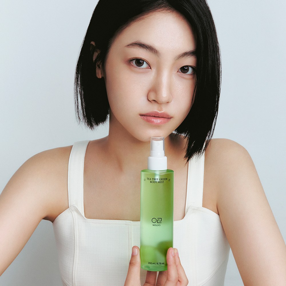 Xịt khoáng dưỡng thể cho da WOLLYO TEA TREE GREEN BODY MIST 200ml | DAMDAVN