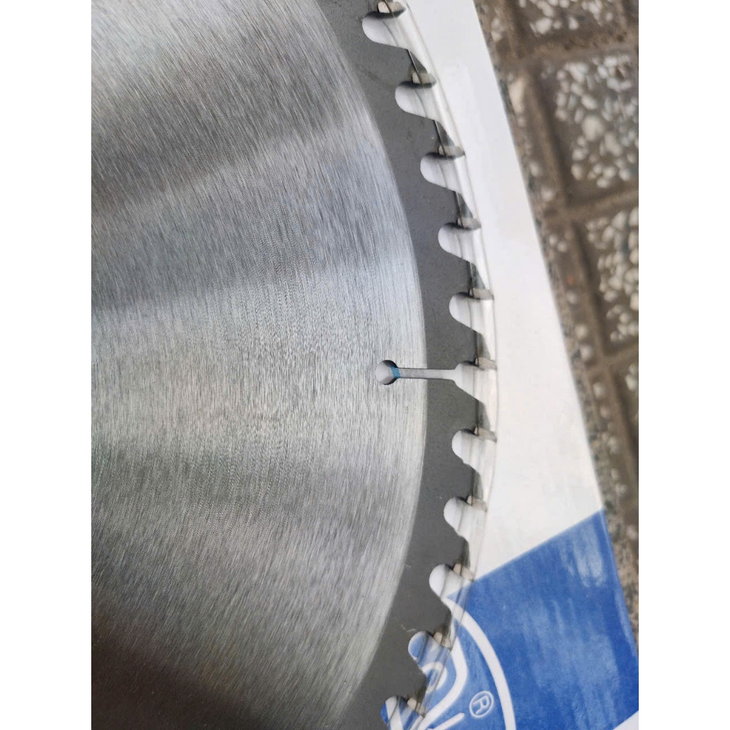 Chia sẻ:   Đã thích (1) Lưỡi Cắt Hợp Kim Đa Năng COVINA 255MM Lưỡi Cắt Gỗ 2 Tấc 5 120 răng