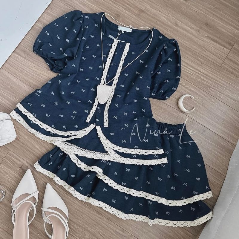 Set đồ nữ sang chảnh hoạ tiết nơ viền ren áo cổ tròn mix chân váy tầng xoè, bộ đồ nữ mùa hè tiểu thư HCOM26377