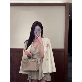Áo vest dạ bling cổ bẻ khuy đá đính hoa trước ngực phong cách tiểu thư