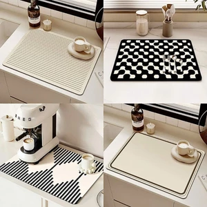 Thảm silicon lót nhà bếp decor màu trắng kem trang nhã tinh tế size 30x40cm