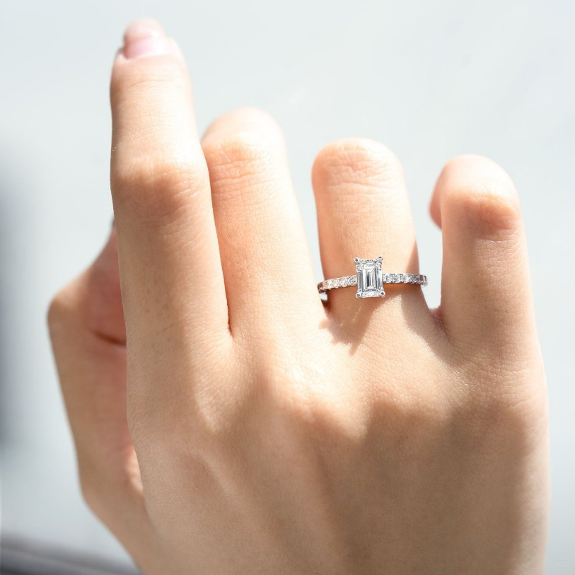 [CHAT TRƯỚC KHI ĐẶT] Nhẫn Cầu Hôn Tierra NCH8201 Vàng 14K 18K, Tấm CZ, Viên Chủ Emerald Sang Trọng