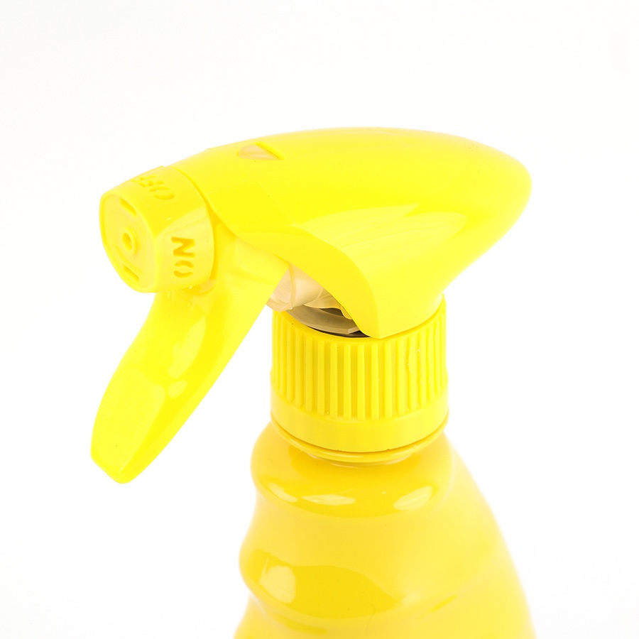 Nước Rửa Kính Xe Chống Bám Nước Dạng Xịt FORMULA 1 615817 680ml Có Hiệu Ấn Lá Sen Chống Động Nước Trên Kính Xe Ô Tô