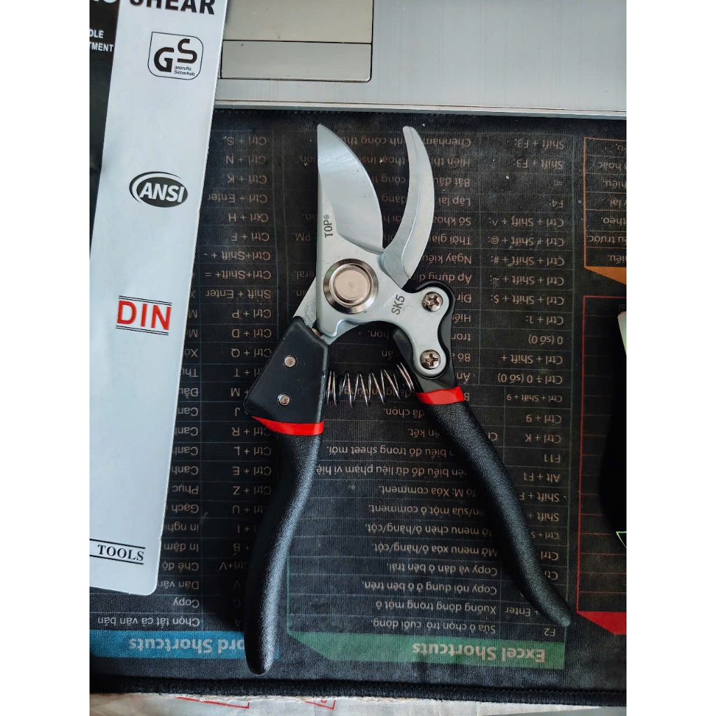 KÉO CẮT CÀNH SẮC VĨNH VIỄN SK5 TOP