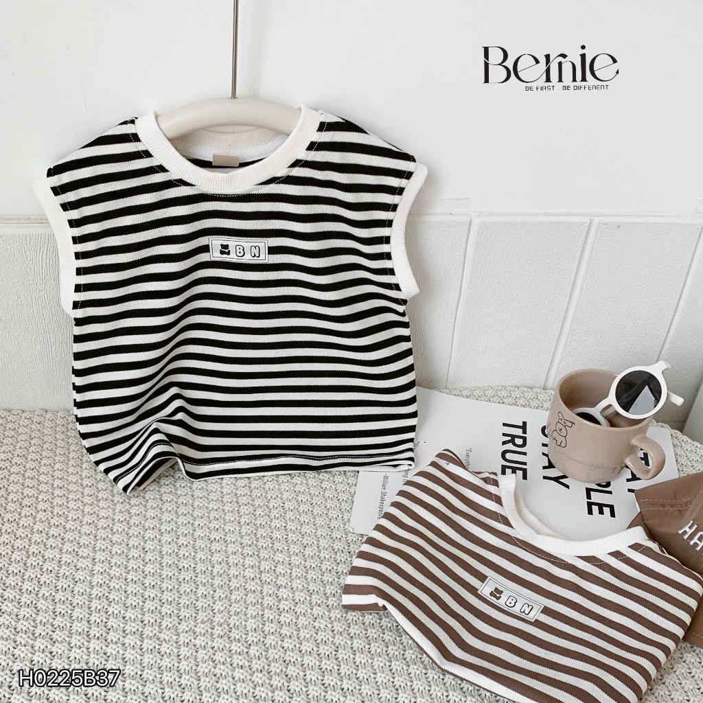 Set bộ bé trai tanktop kẻ ngang đính tag cá tính cho bé trai, bộ áo polo, quần gió nhẹ cá tính