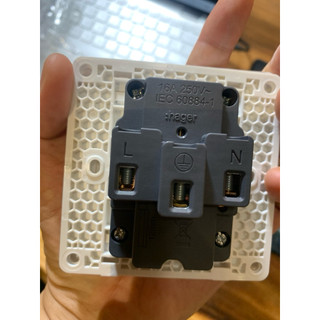 WGCS216EA -INSPIRE -Ổ CẮM ĐÔI 3 CHẤU 16A HAGER- Chính Hãng Hager