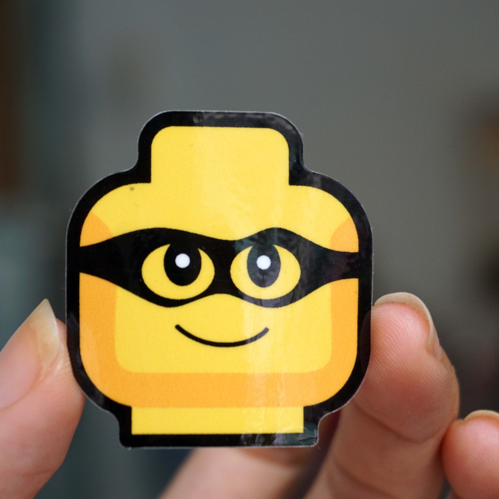 Sticker vàng nhỏ nhí dễ thương. Hình dán chống nước, không bay màu