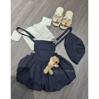Set yếm thời trang nữ hot trend giới trẻ áo chất Thun gân thoải mái trễ vai tay ngắn váy chất Lennin sọc kèm gấu xinh