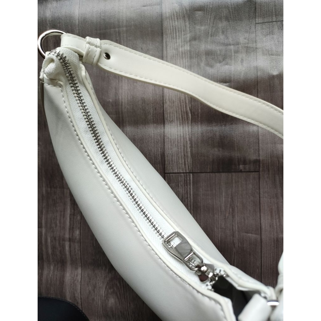 (BomoHouse) Túi đeo vai half moon shoulder bag - dư xịn