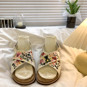 Dép Sandal Quai Chéo Thêu Velcro Đế Dày Hình Gấu Dễ Thương Phong Cách Hàn Quốc