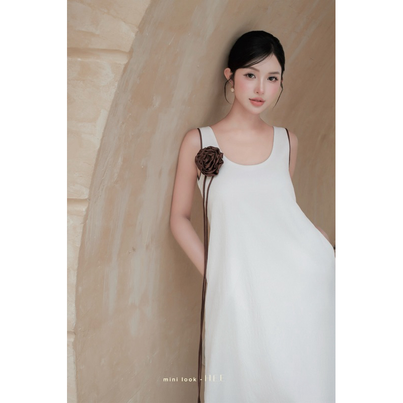 H.E.E - Đầm dáng dài Perle Dress thiết kế tay ngắn, thoáng mát tặng kèm dây hoa