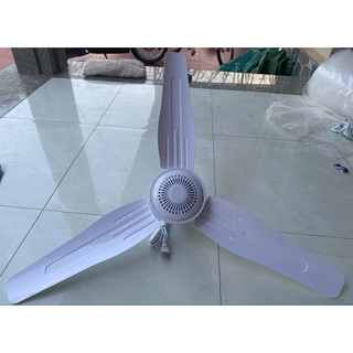 quạtTrần mini 3 cánh 1050 máy khoẻ,chạy êm . giao ngẫu nhiên theo lô hàng